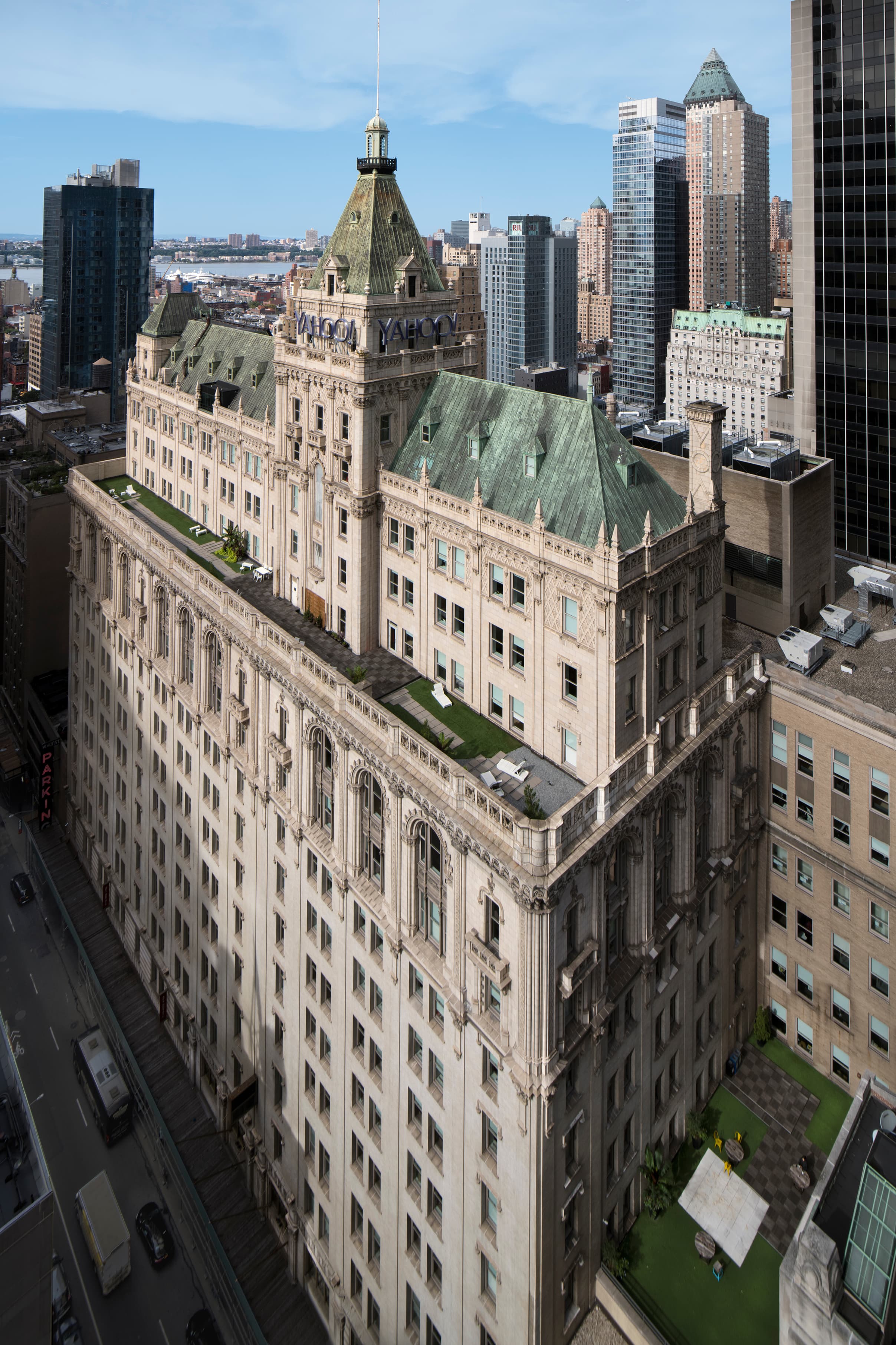 Versant Settles In To New HQ With Long Term Lease, Three More Floors At Landmark Midtown Building