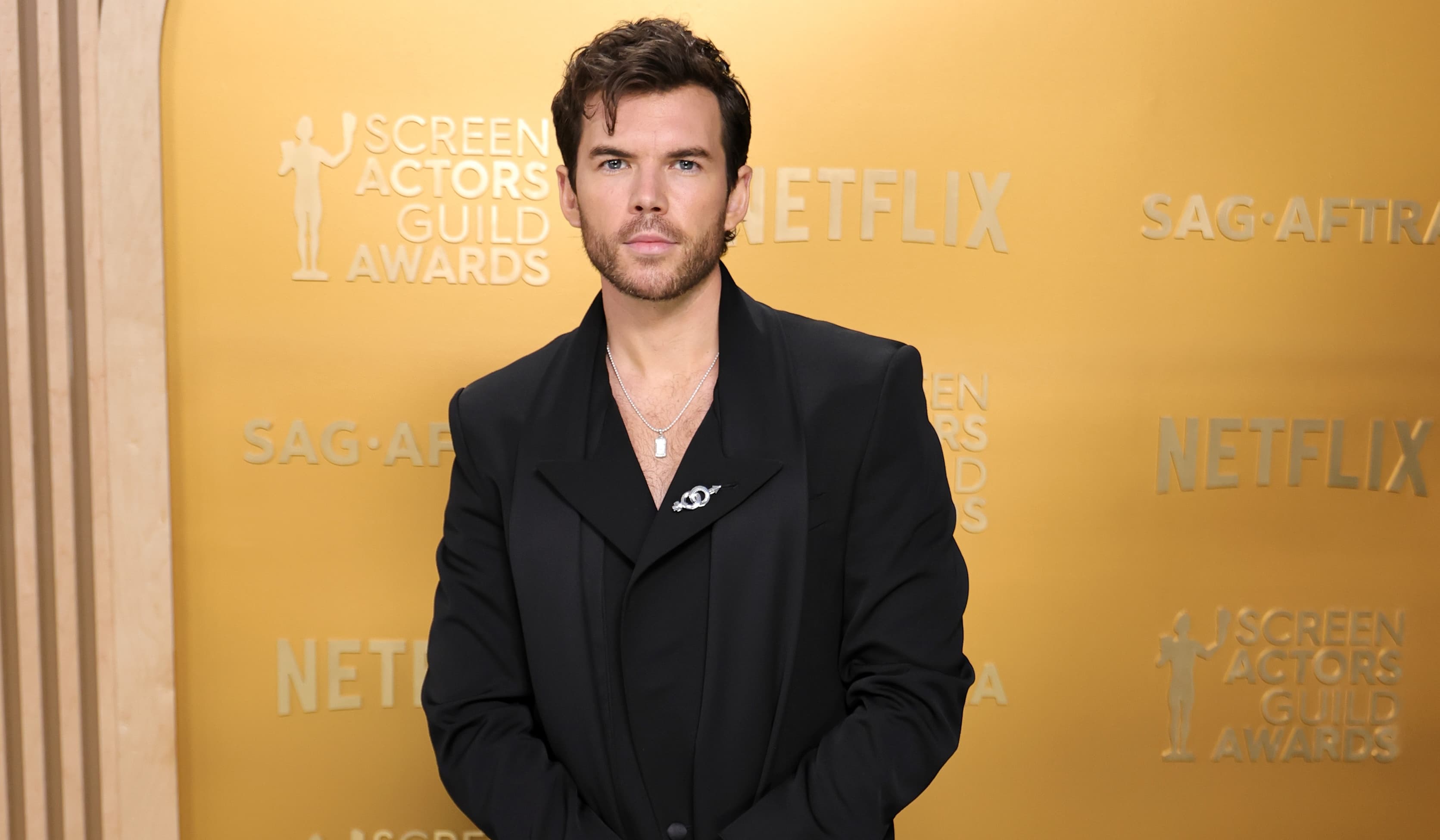 ‘Bridgerton’s Luke Newton Signs With Verve & Conway Van Gelder Grant