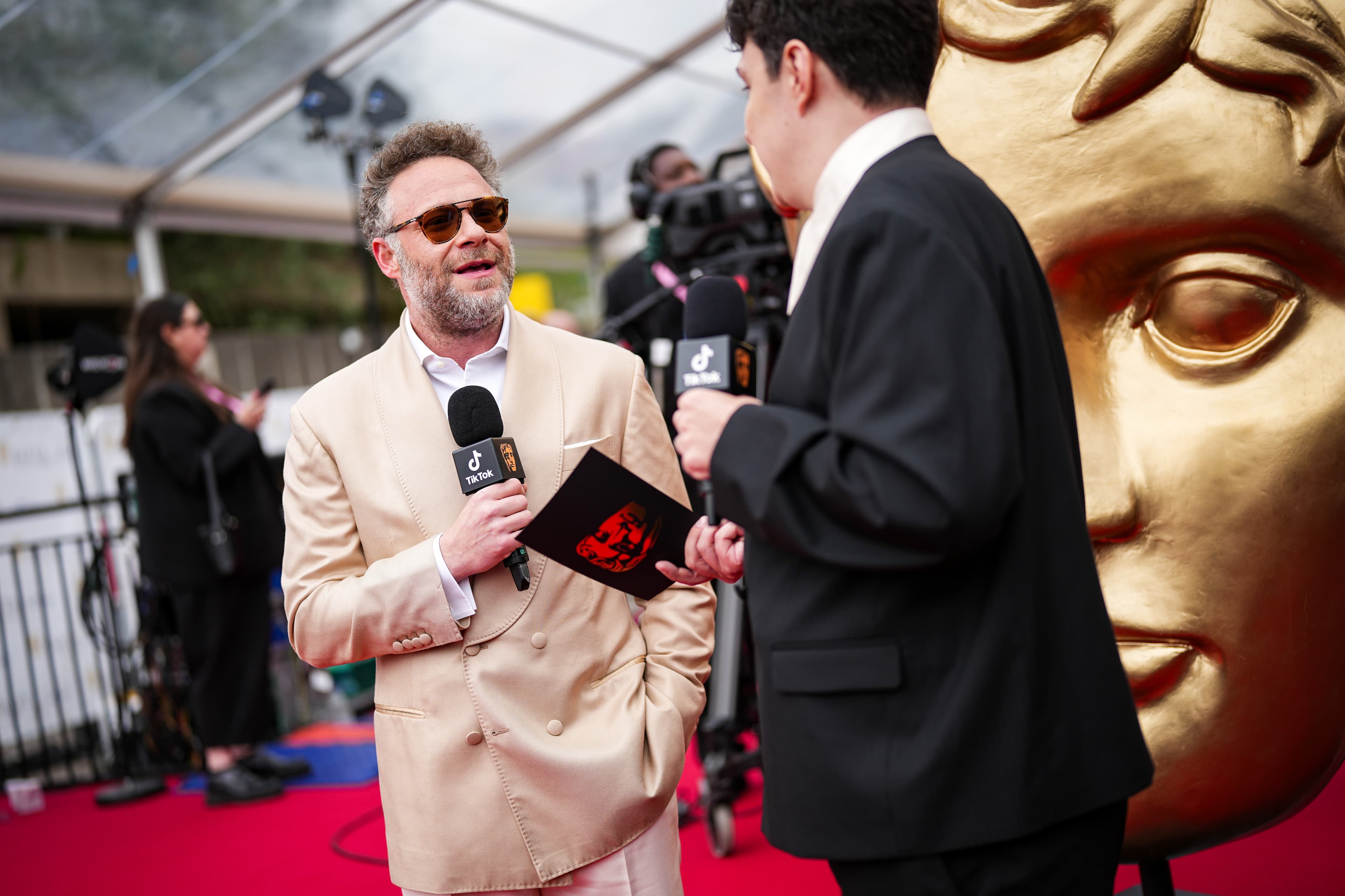 Seth Rogen Dedicates BAFTA TV Award Win To ‘The Studio’ Co-Star Catherine O’Hara