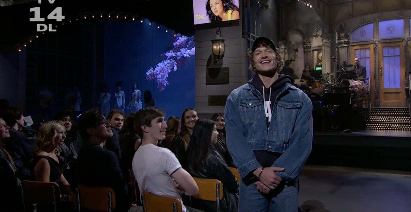 Connor Storrie Stops By ‘SNL’ To Introduce Olivia Rodrigo’s Second Musical Performance Of The Night