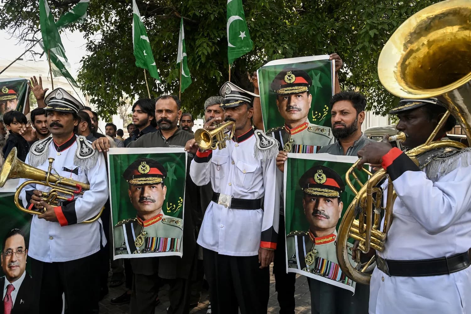 Pakistan Walks a Tightrope on Iran