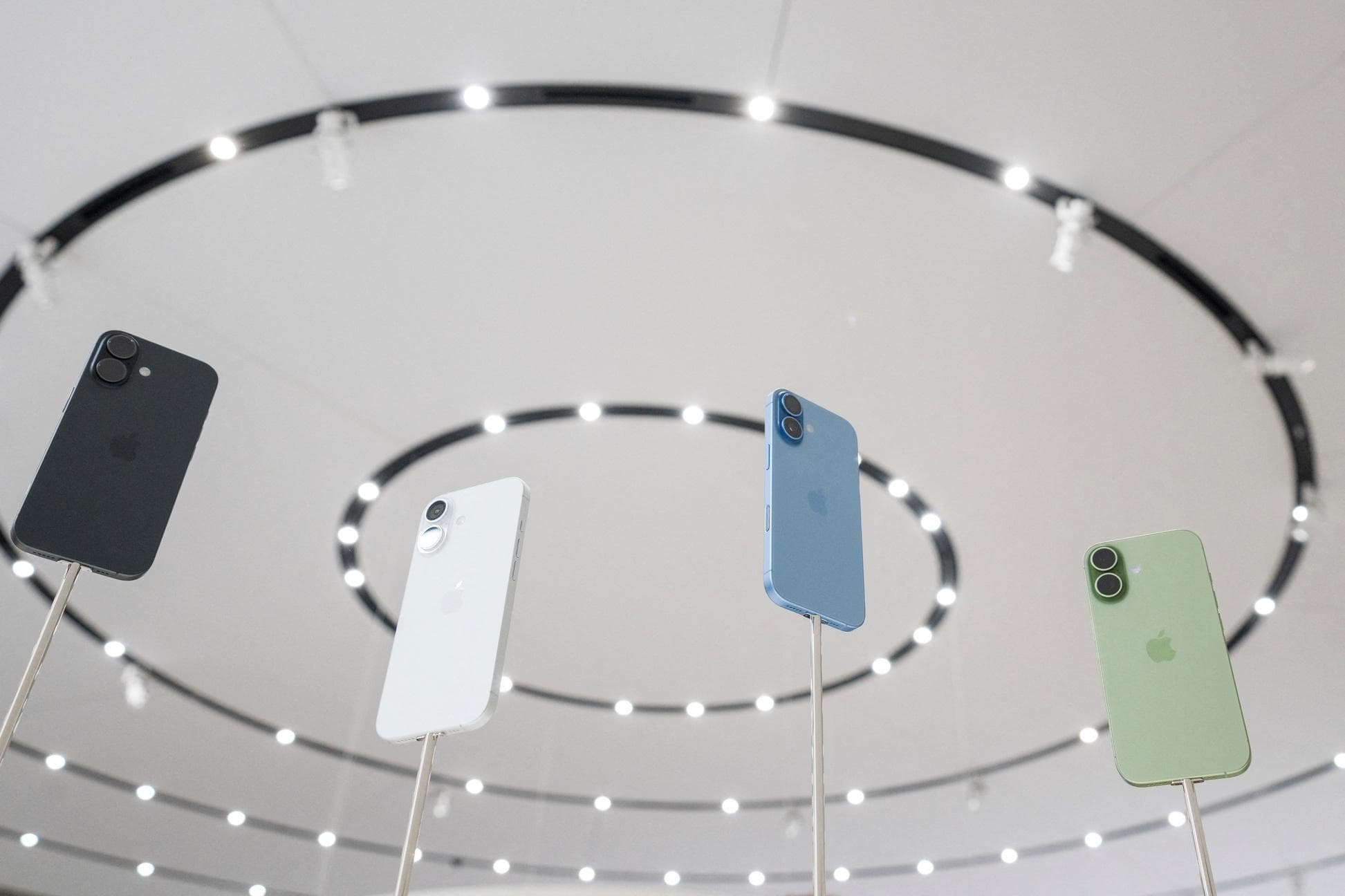 Apple iOS 26.4.1 Unexpected New iPhone Software: Should You Upgrade?