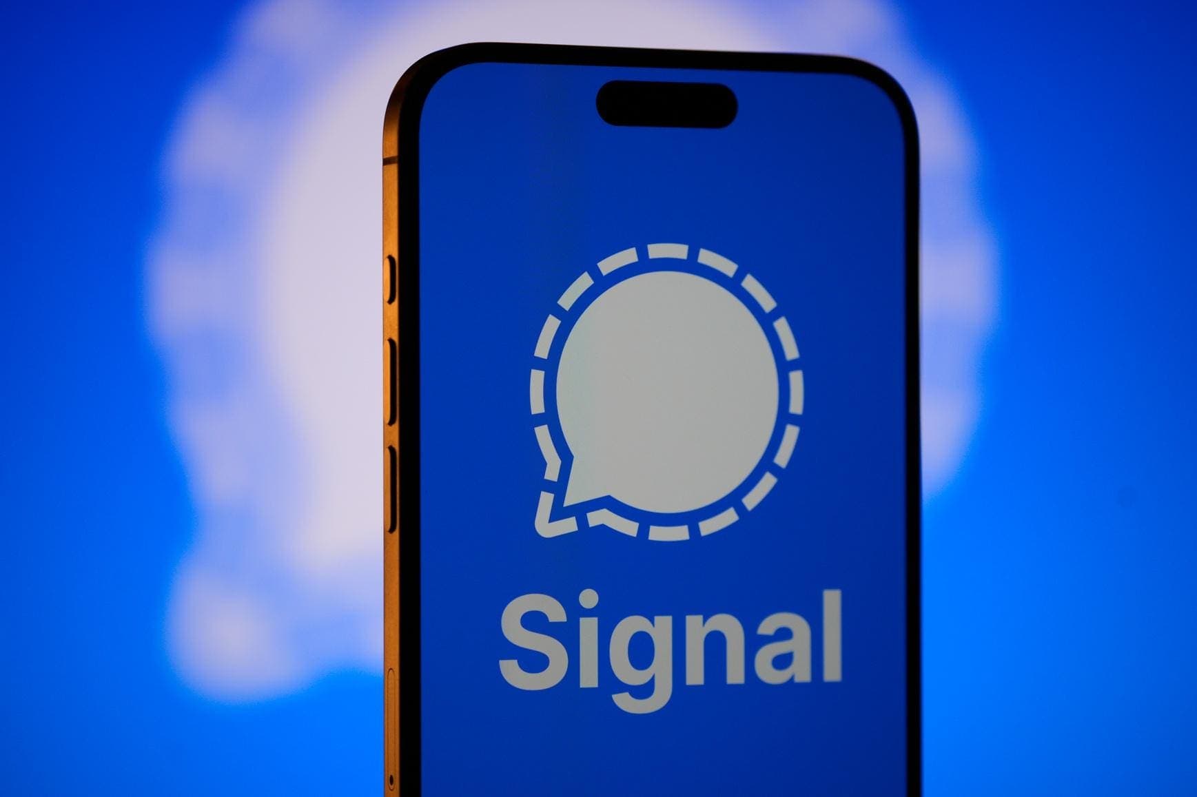 iPhone Setting Update Stops FBI From Extracting Signal Messages