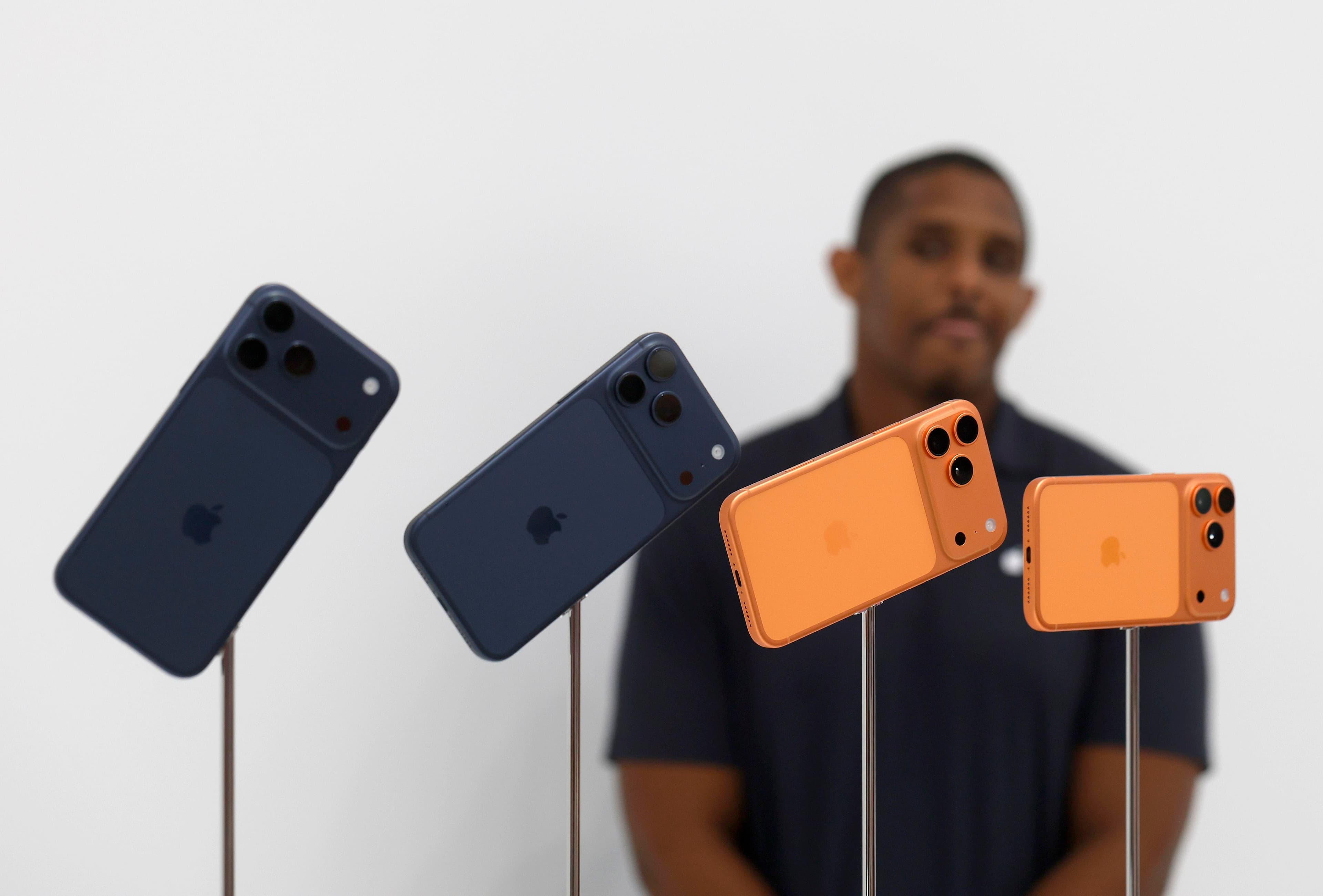 Apple Confirms Change To New Mandatory Age Checks For iPhone Users