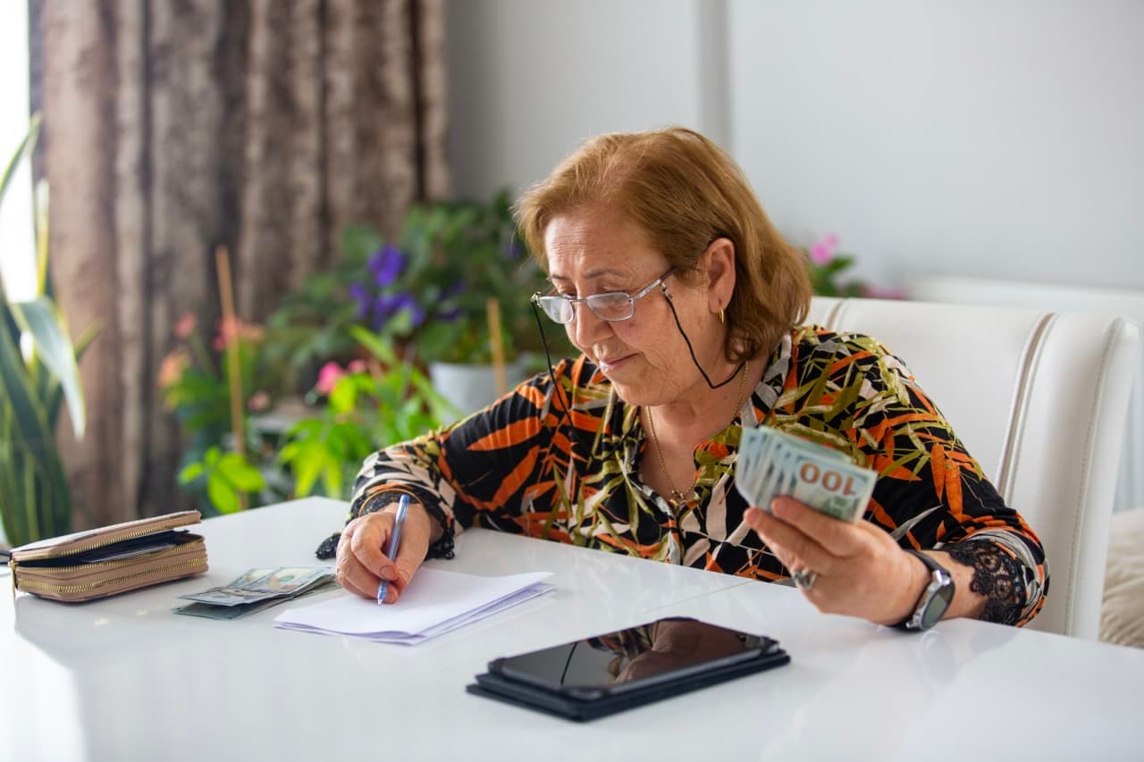 New Social Security proposal would cap payments for wealthy people now — and many more later on