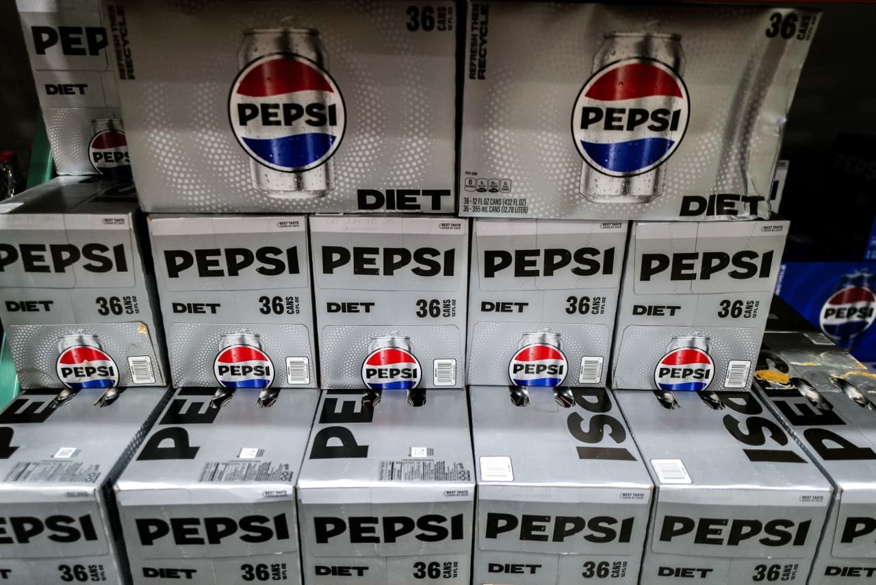 Pepsi says price cuts and wellness push are bringing back customers — and the stock surges