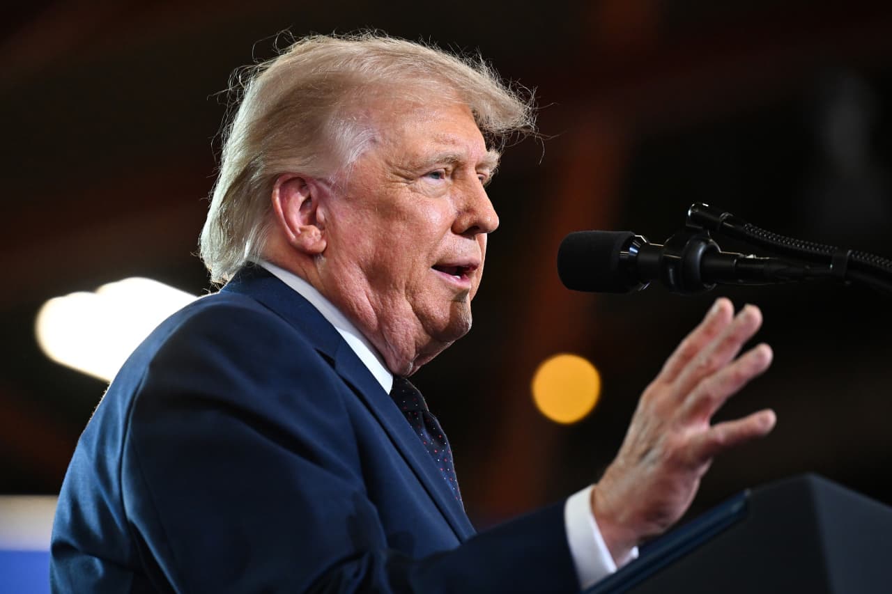 Trump says there’s no rush as deal to end Iran war, reopen Strait of Hormuz appears close