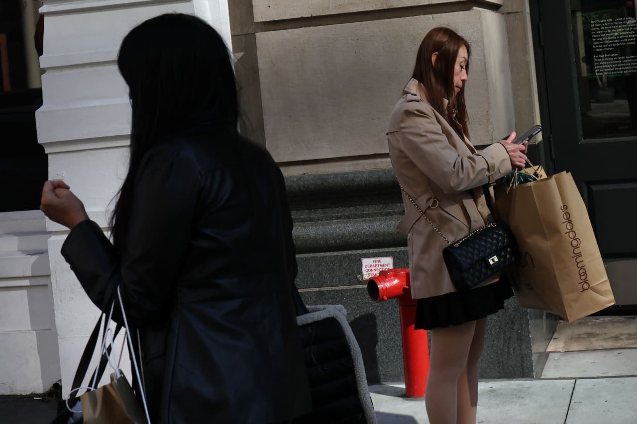 Here’s what the growing gap between Americans with good and bad credit says about the economy