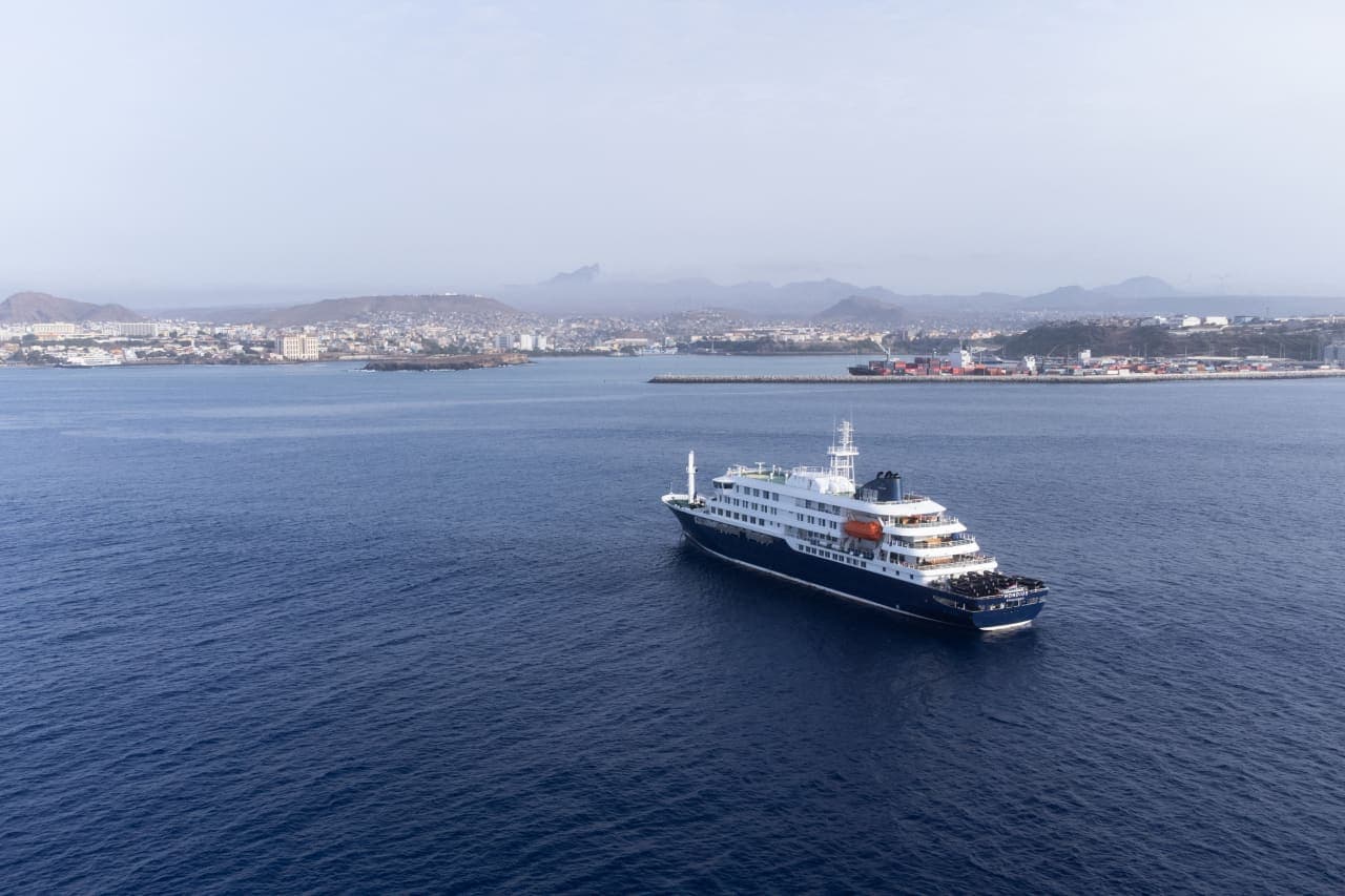 Spain to conduct health inspection of ship with hantavirus outbreak before passengers can leave
