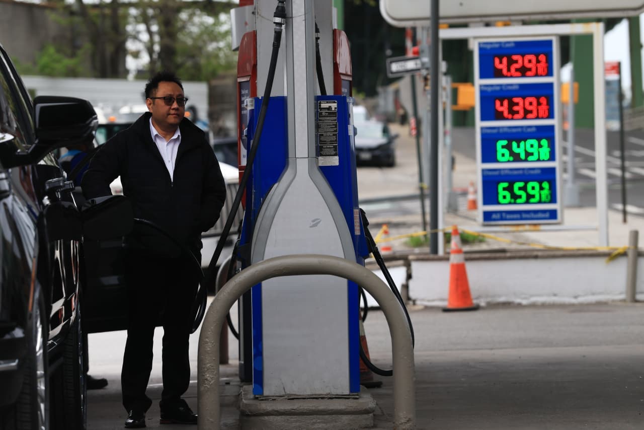 Everyone’s paying more for gas, but only some are cutting back. Here’s why.