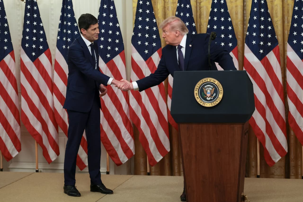 Trump tells Warsh ‘to be totally independent’ as Fed chair. ‘Don’t look at me,’ president says.