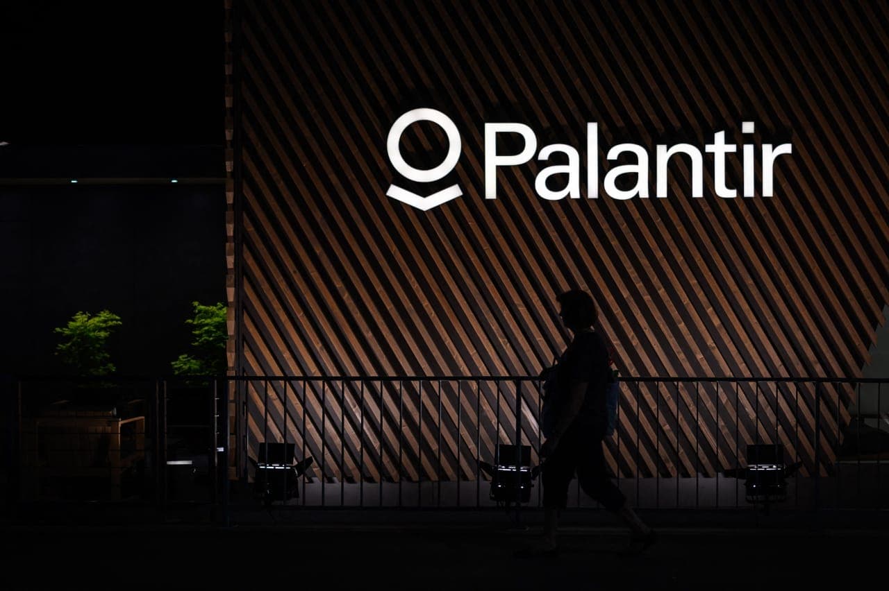 Palantir’s stock falls despite upbeat earnings. Here are Wall Street’s quibbles.