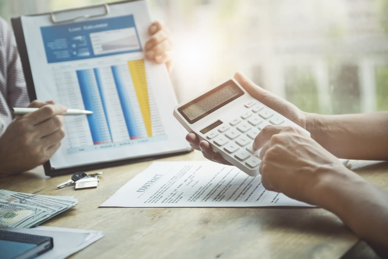 Are you a ‘HENRY’? Why 90% of financial advisers will waive their minimums to get your business.