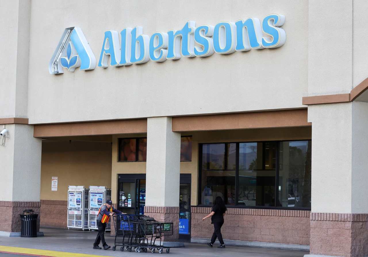 Albertsons cites slower GLP-1 growth, higher gas prices for a sales miss and downbeat outlook