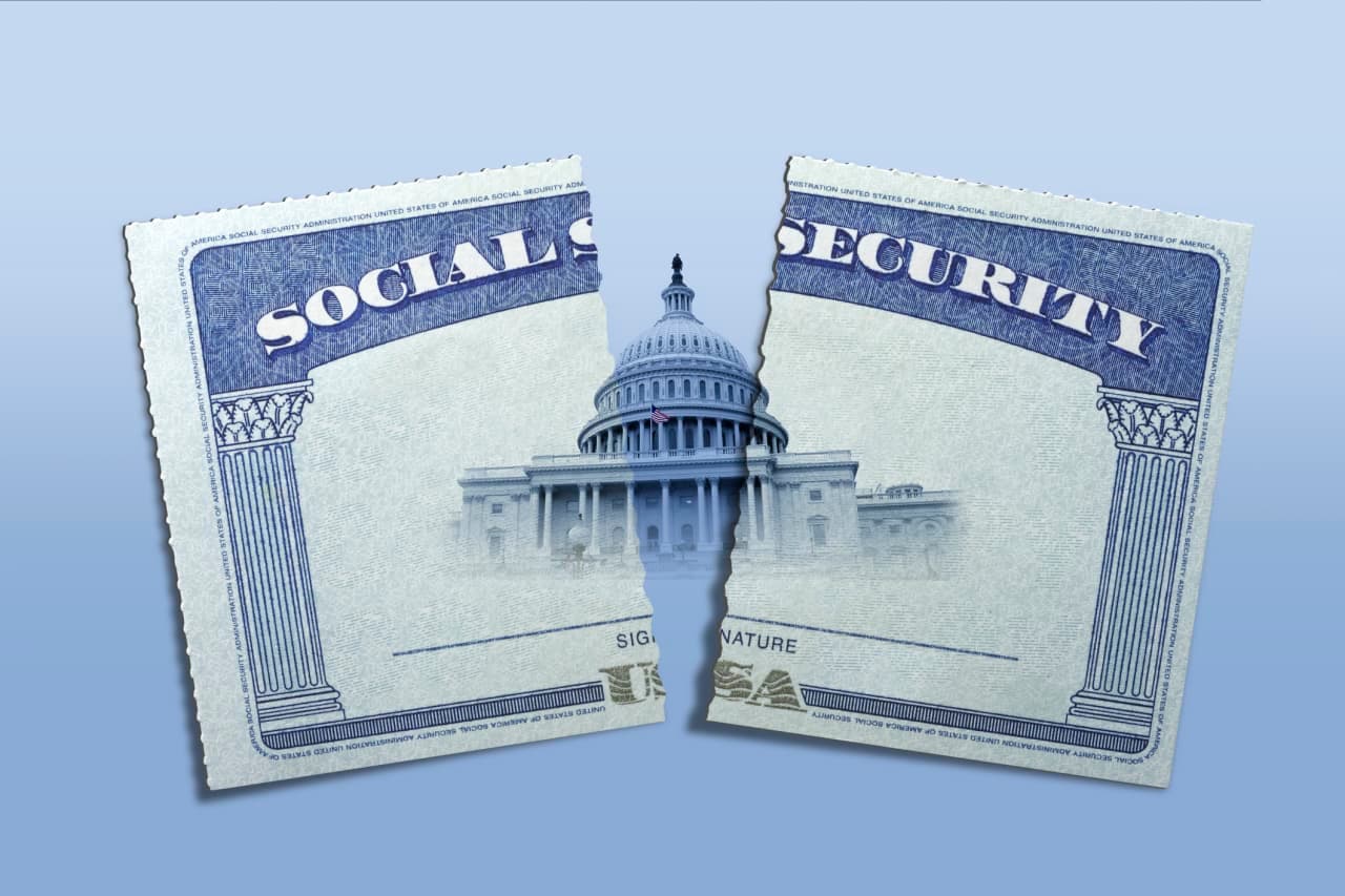 Social Security could face an automatic 22% cut in 2032. These 4 moves will protect your retirement.