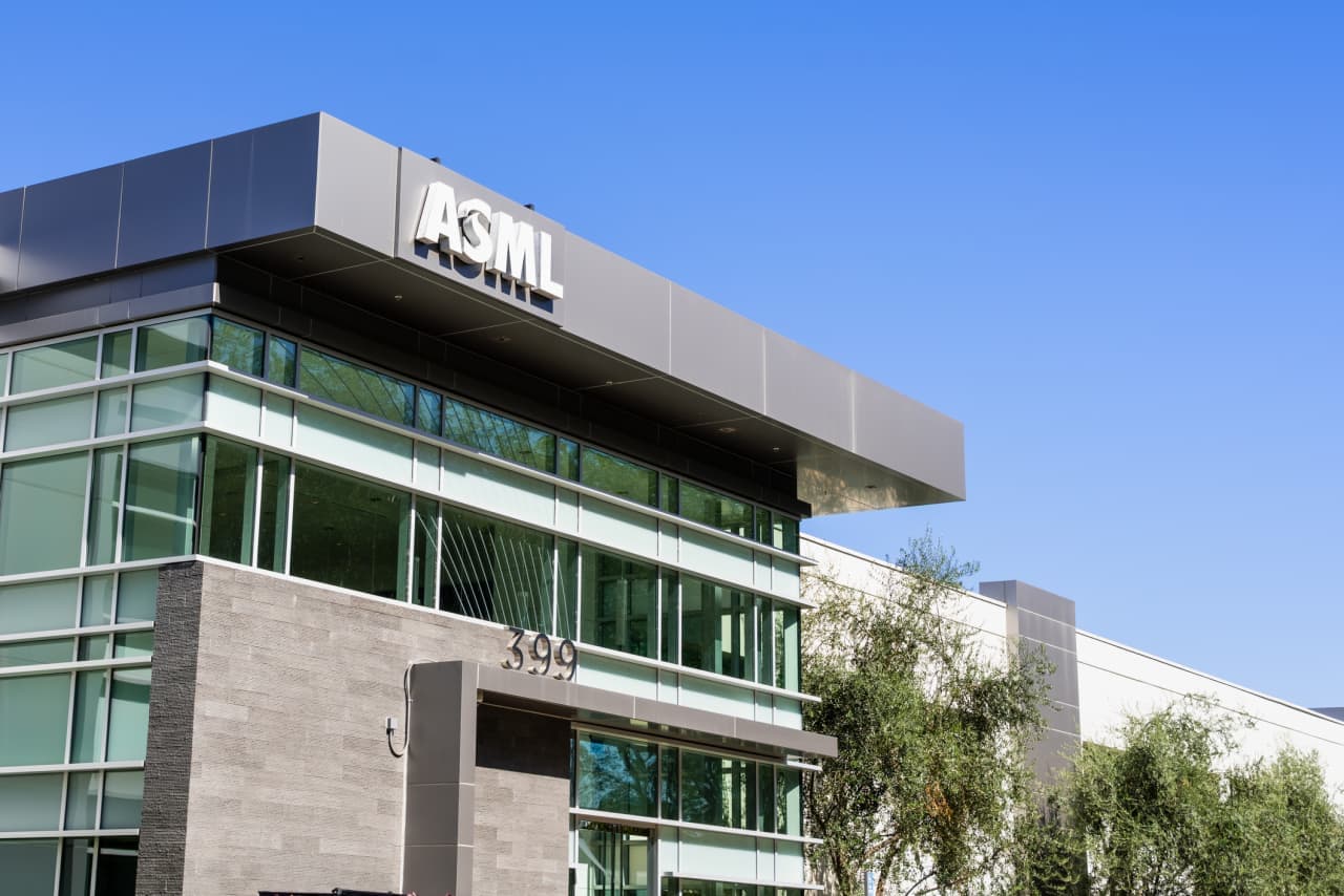 Struggling to keep pace with demand, ASML raises outlook after barnstorming first quarter