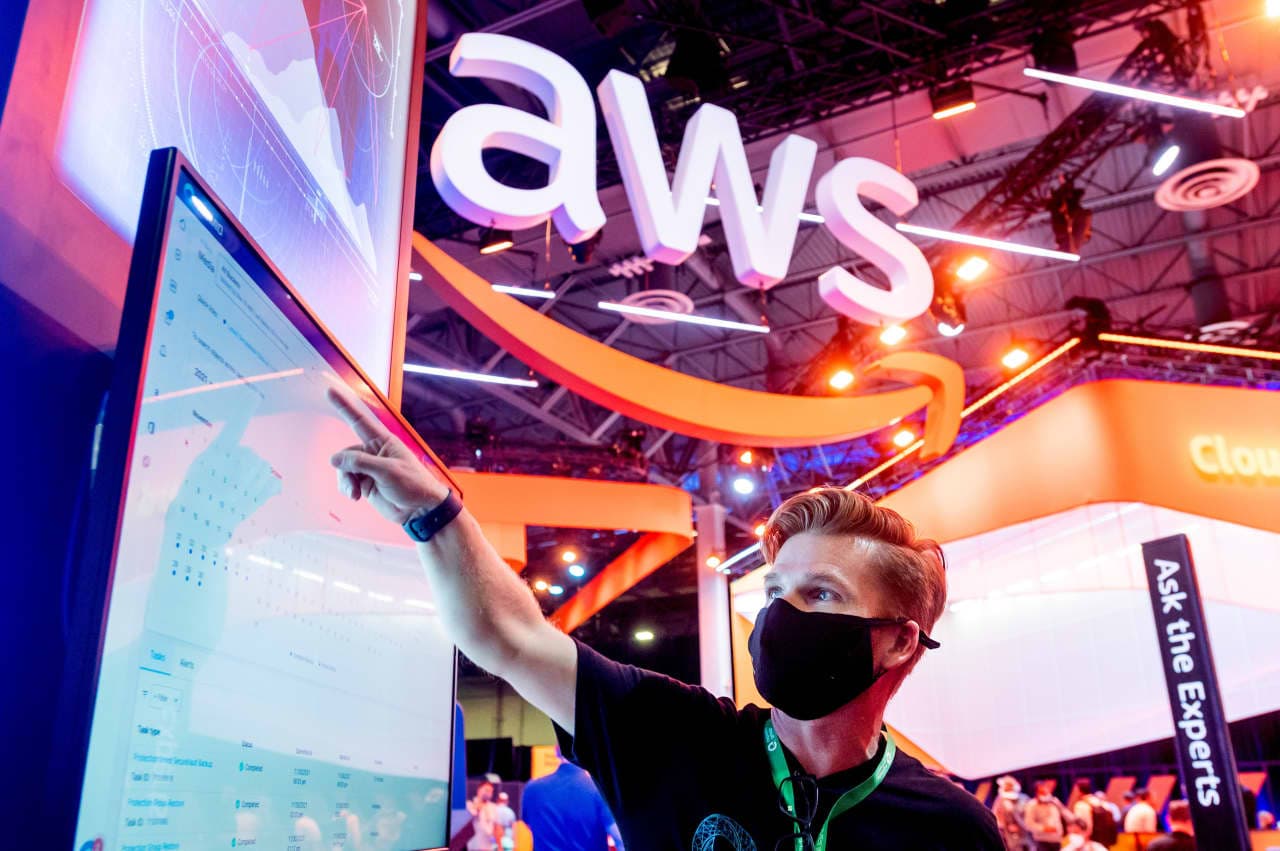 Here are 12 top tech-themed stock picks from UBS analysts