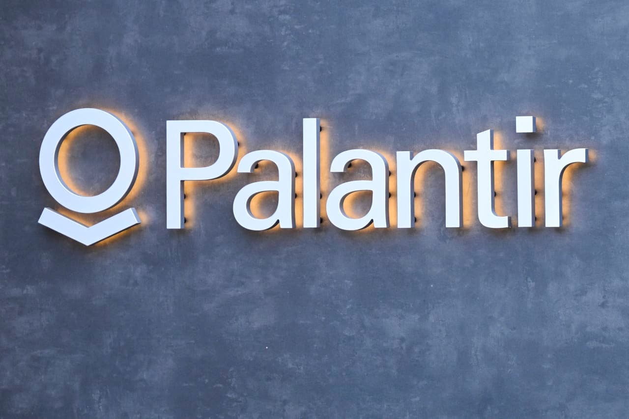 Palantir posts its fastest revenue growth ever while calling out ‘AI slop’