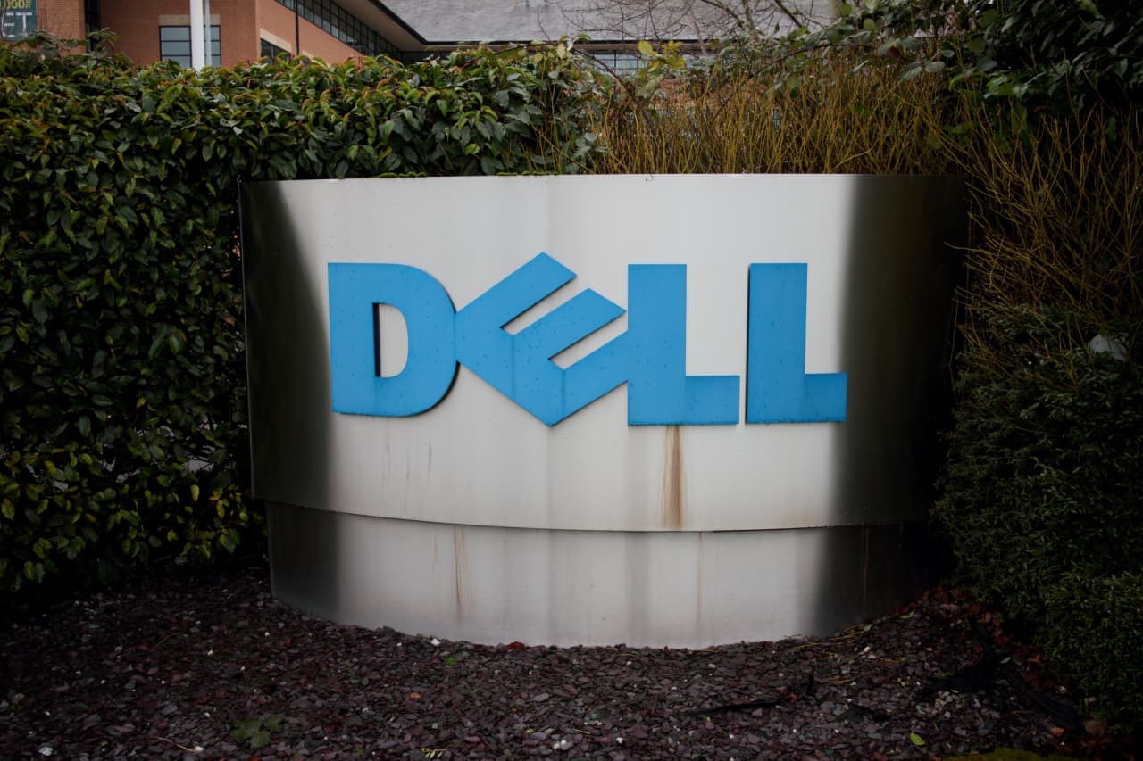 Dell’s stunning 30% stock rally is giving a big boost to shares of other server makers