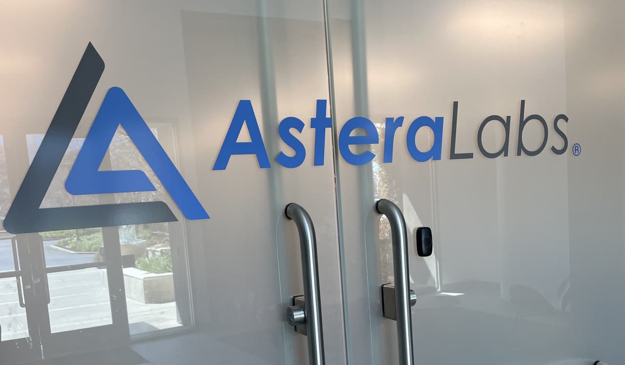 Astera Labs’ stock climbs as the company strives to make AI chips more powerful
