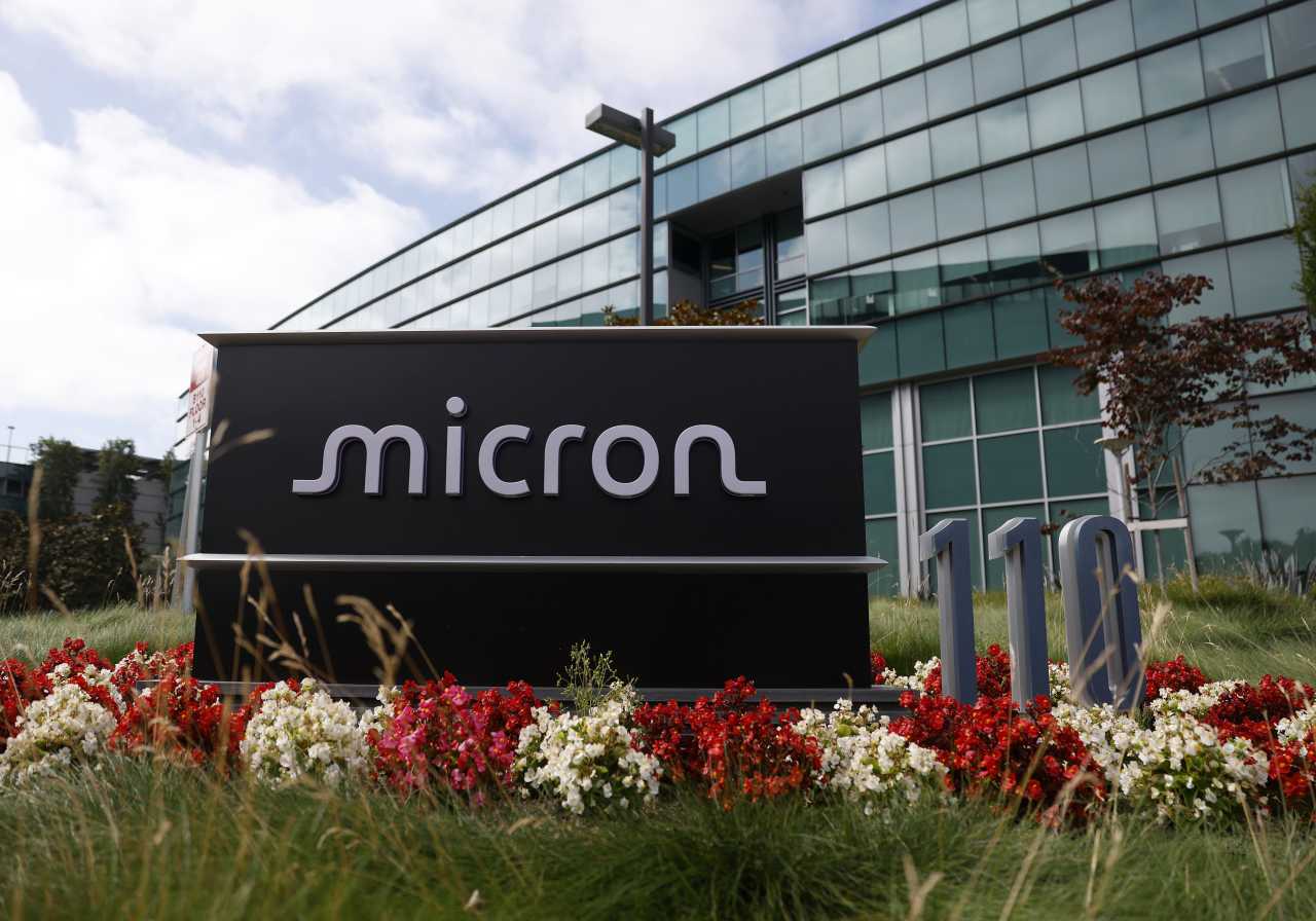 As Micron’s stock blows past $1,000, Wall Street sees more gains in store