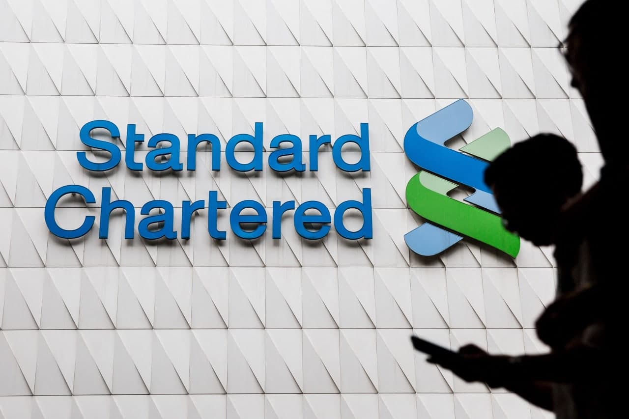 AI in focus as Standard Chartered Bank replaces ‘lower value human capital’, slashing back office workers by 15%