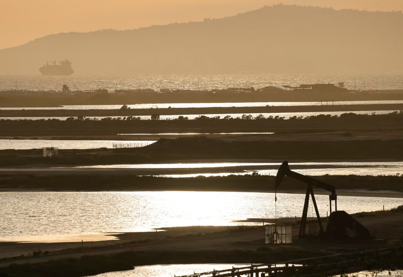 Global oil contract tops $110 after reports that Trump unhappy with proposal from Iran to end war