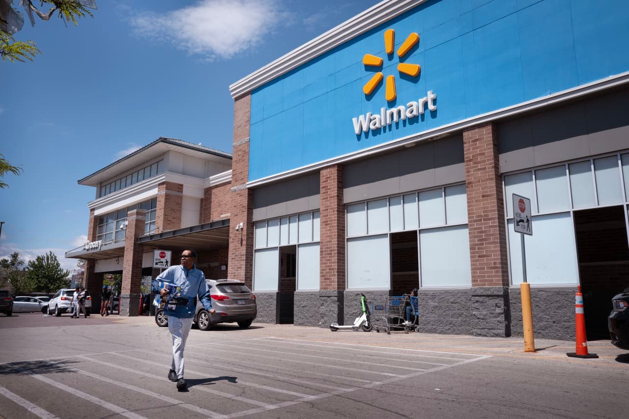 Gen Z demands bigger bargains — driving gains for discount retailers like Walmart and Ross