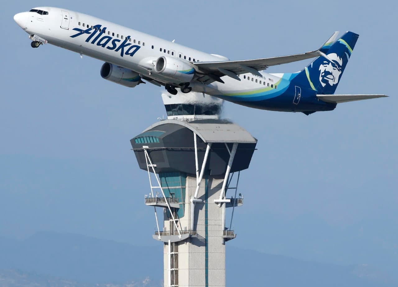 Alaska Air says it will spend more on fuel this quarter than it earned the last two years