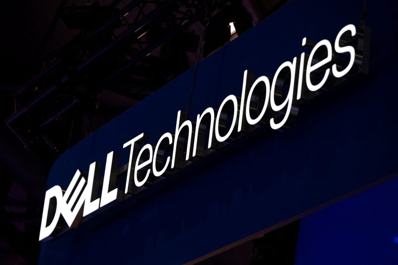Dell stock soars toward another record high as the AI boom drives a big earnings beat