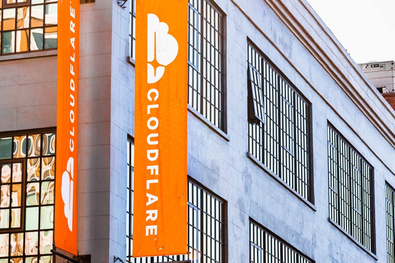 Cloudflare to cut 20% of staff in a big bet on AI. Investors aren’t sold.