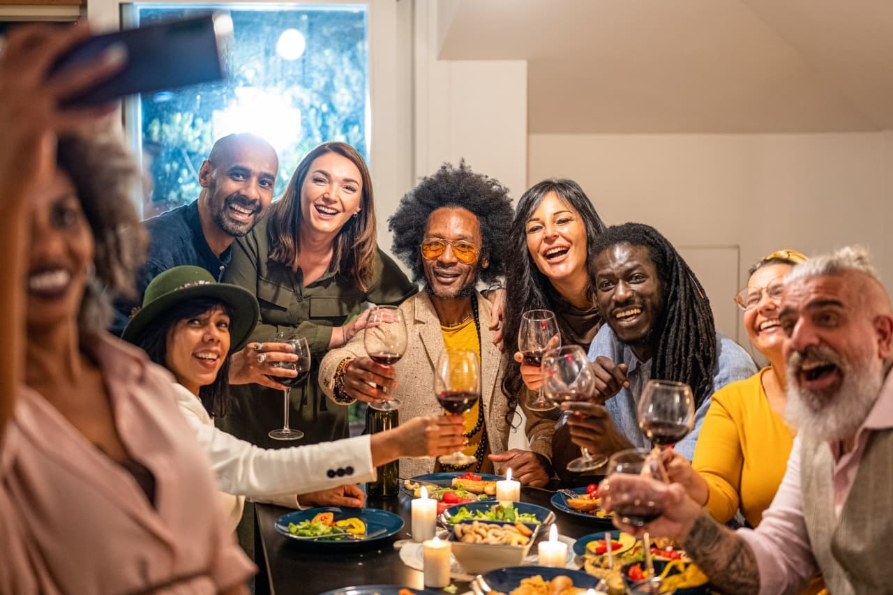 ‘It’s causing friction’: I’m taking a trip with 14 friends. What is the fairest way to split the food bill?