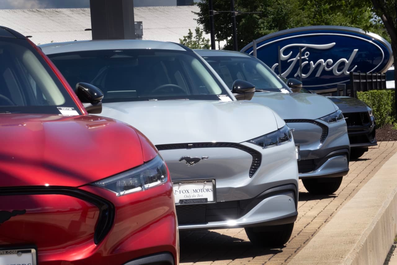 Ford’s stock was the S&P 500’s biggest gainer. The carmaker is putting a very Tesla spin on things.