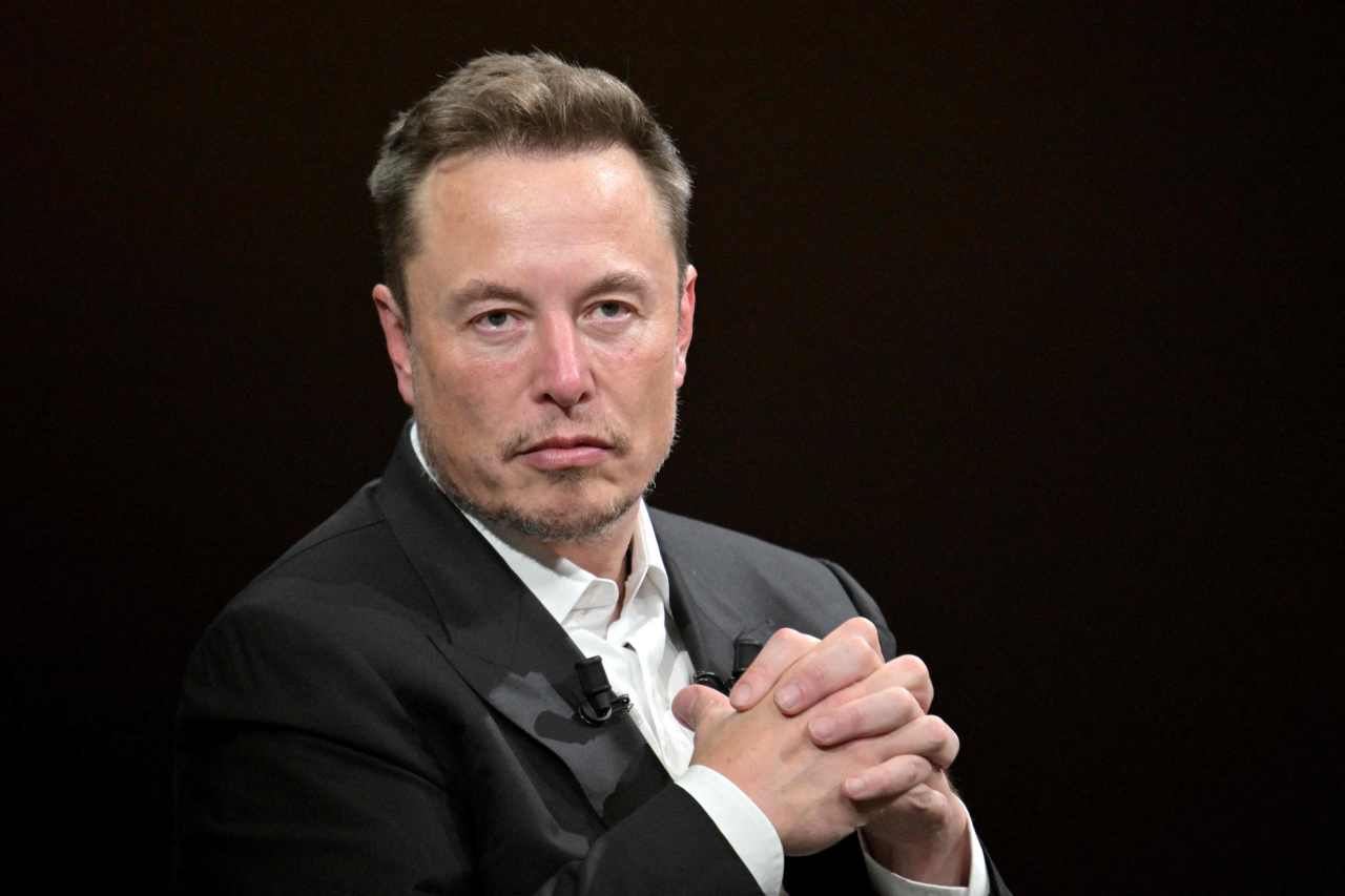 SpaceX says it will reserve 5% of its IPO shares for staff, friends and family