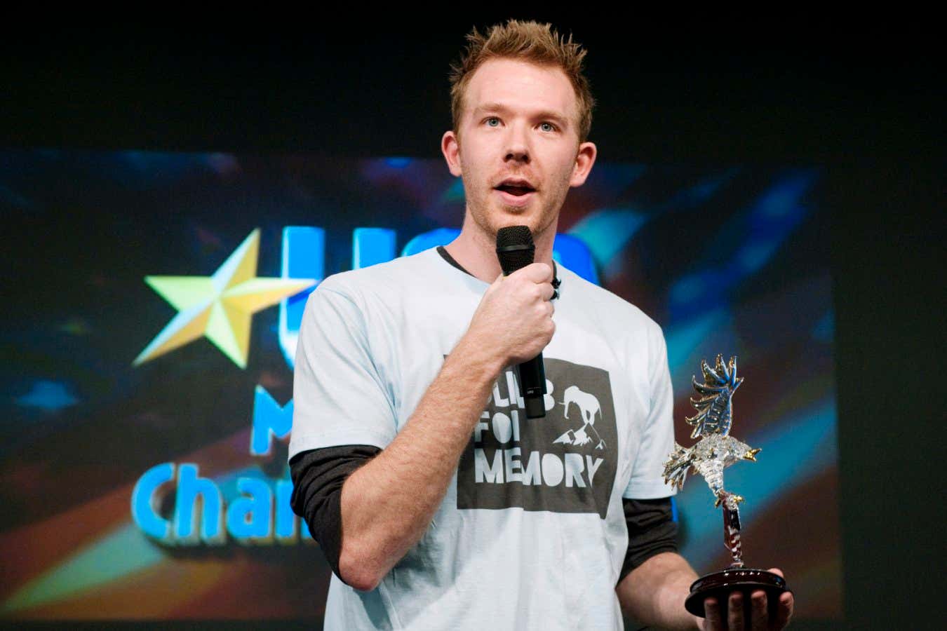 Unprecedented insight into memory champion's brain reveals his tricks