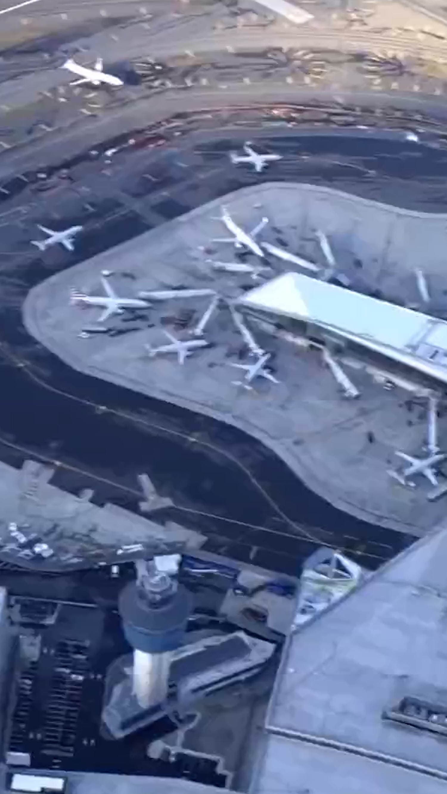 FAA investigates close call between two planes at JFK