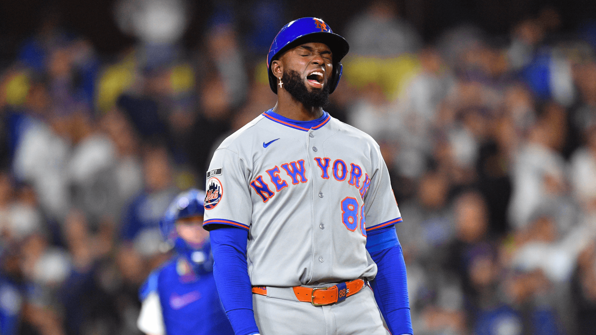 
                        Mets owner Steve Cohen asks fans to 'hang in there' as team drops seventh straight game
                    