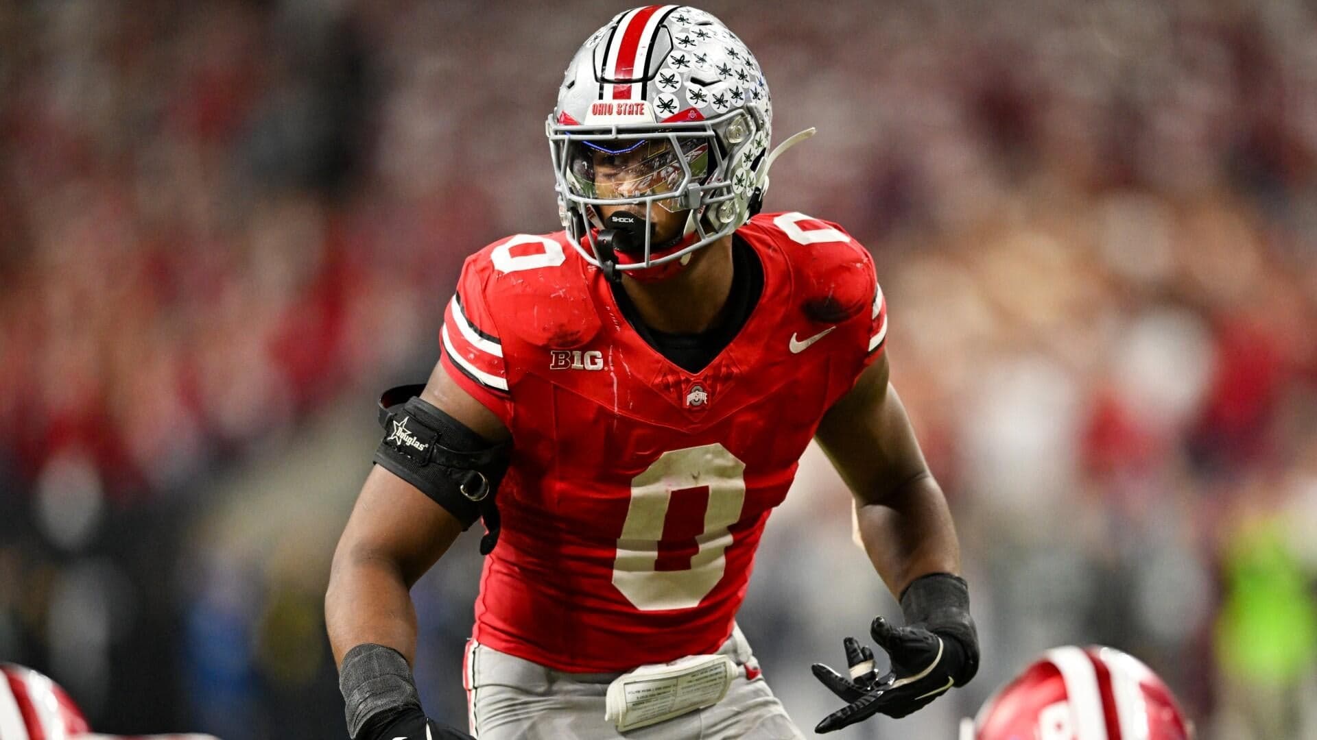 
                        2026 NFL mock draft: Trades galore as Patrick Mahomes gets a bodyguard, Cowboys find new face of their defense
                    