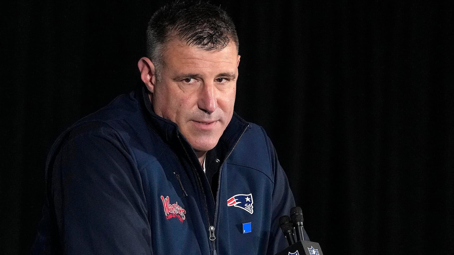 
                        Mike Vrabel addresses photos with reporter: 'I've had some difficult conversations with people I care about'
                    