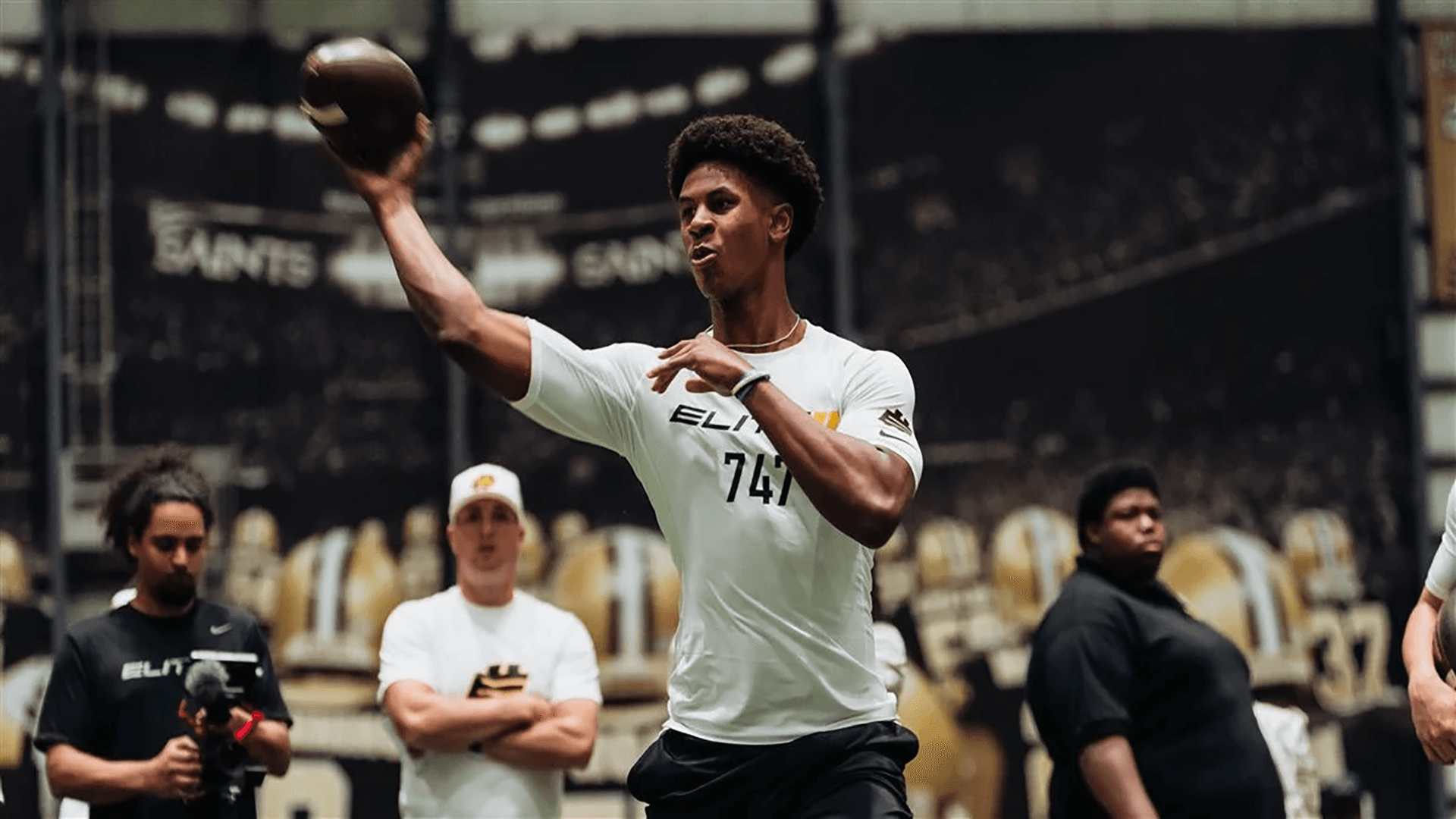 
                        Alabama lands five-star prospect Elijah Haven: No. 1 QB in 2027 class commits to Crimson Tide over Georgia
                    