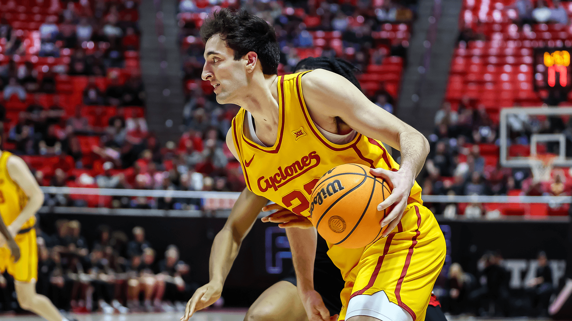 
                        Dribble Handoff: The missing piece that Kentucky, BYU and others need in college basketball transfer portal
                    