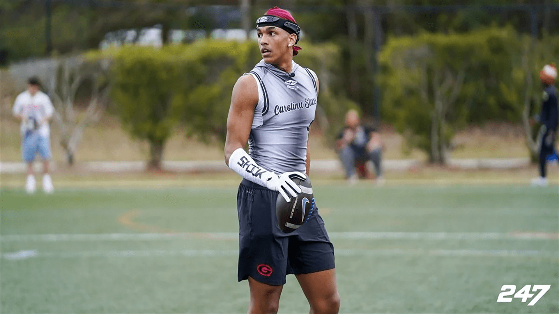 
                        Jaxon Dollar commits to Georgia: Five-star TE in 2027 class chooses Bulldogs over handful of other finalists
                    