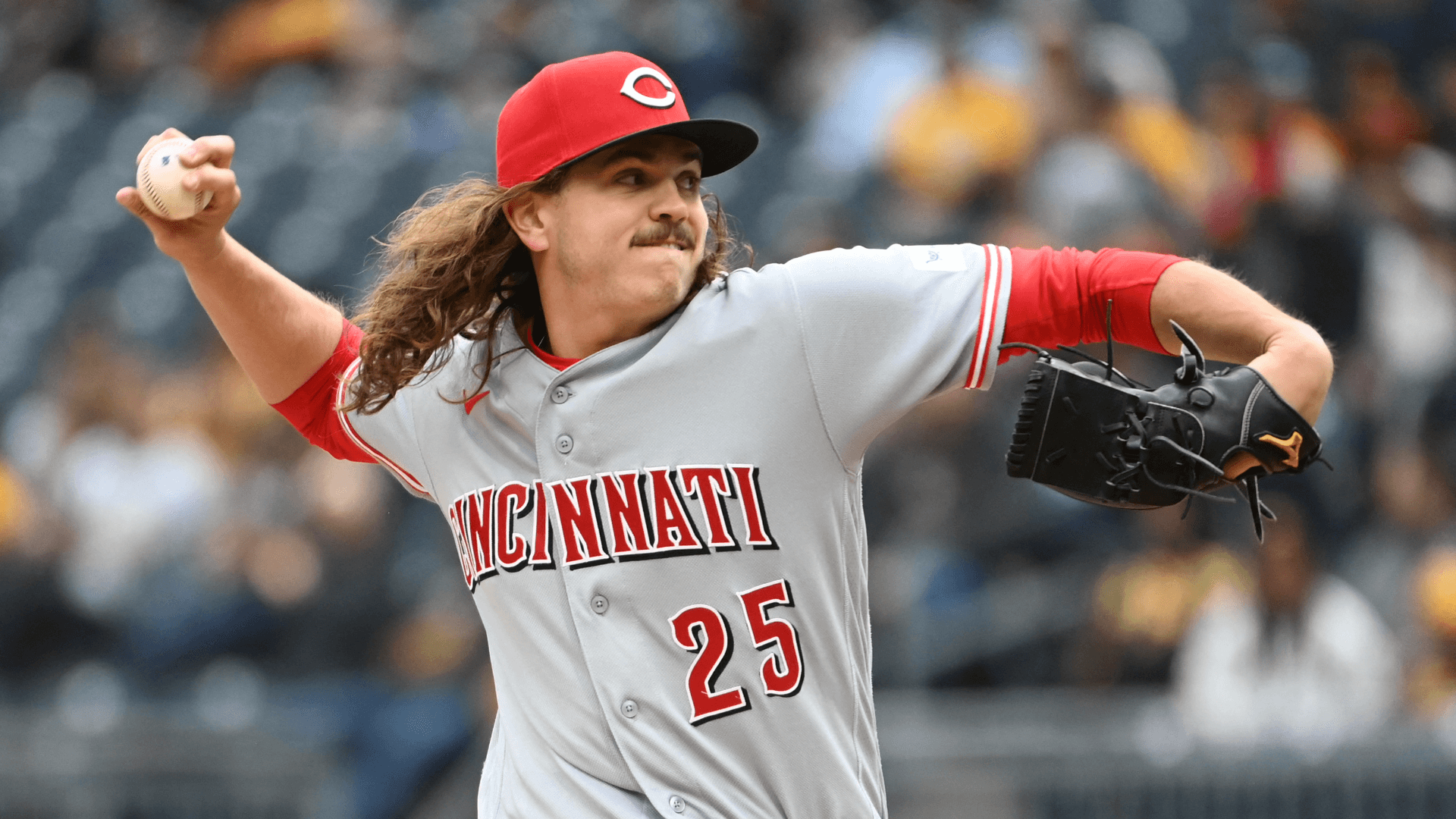 
                        Reds pitchers walk seven straight Pirates hitters, tying MLB record
                    
