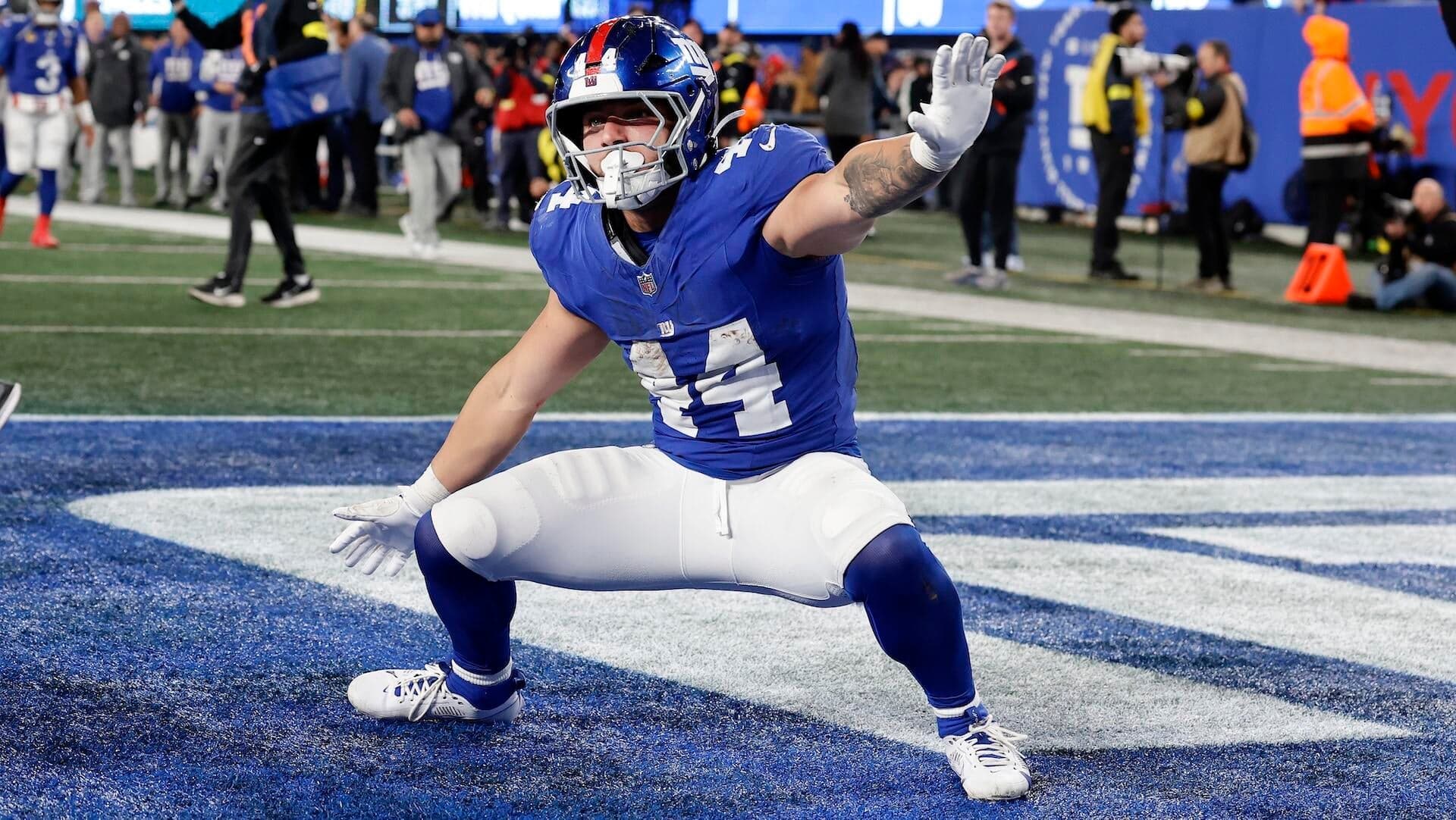
                        Cam Skattebo not satisfied with rookie season, Giants RB vows to produce historic numbers in 2026
                    