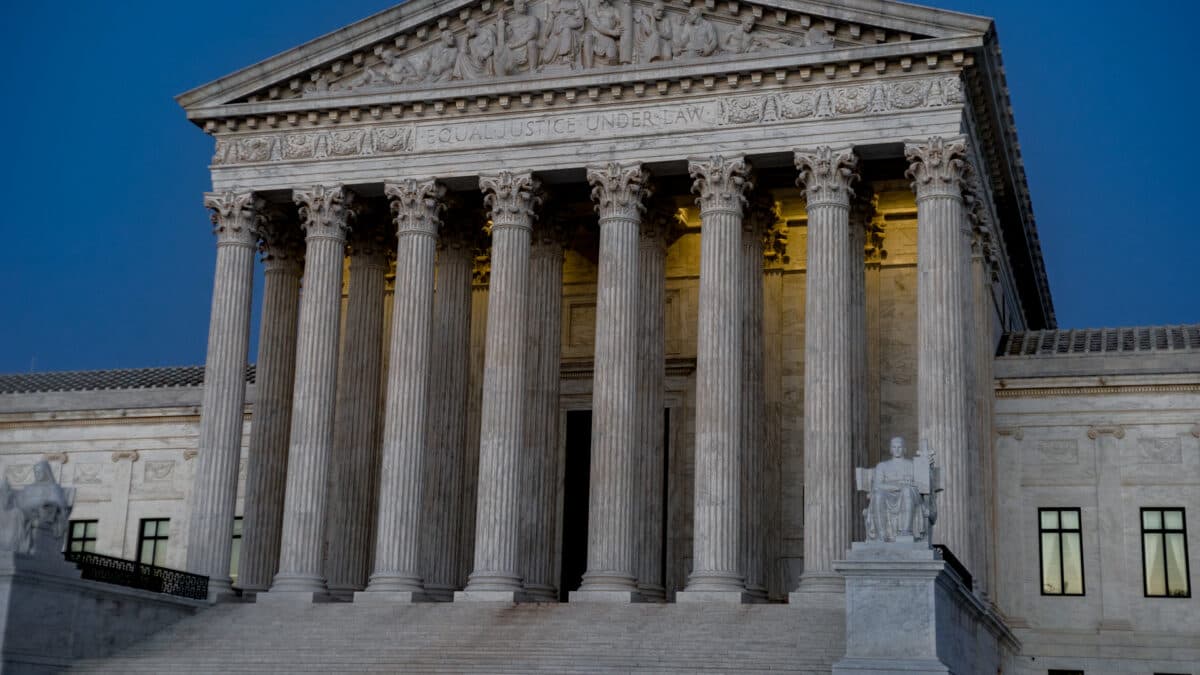Supreme Court Temporarily Revives FDA Rule Allowing Mailing Of Harmful Abortion Drugs