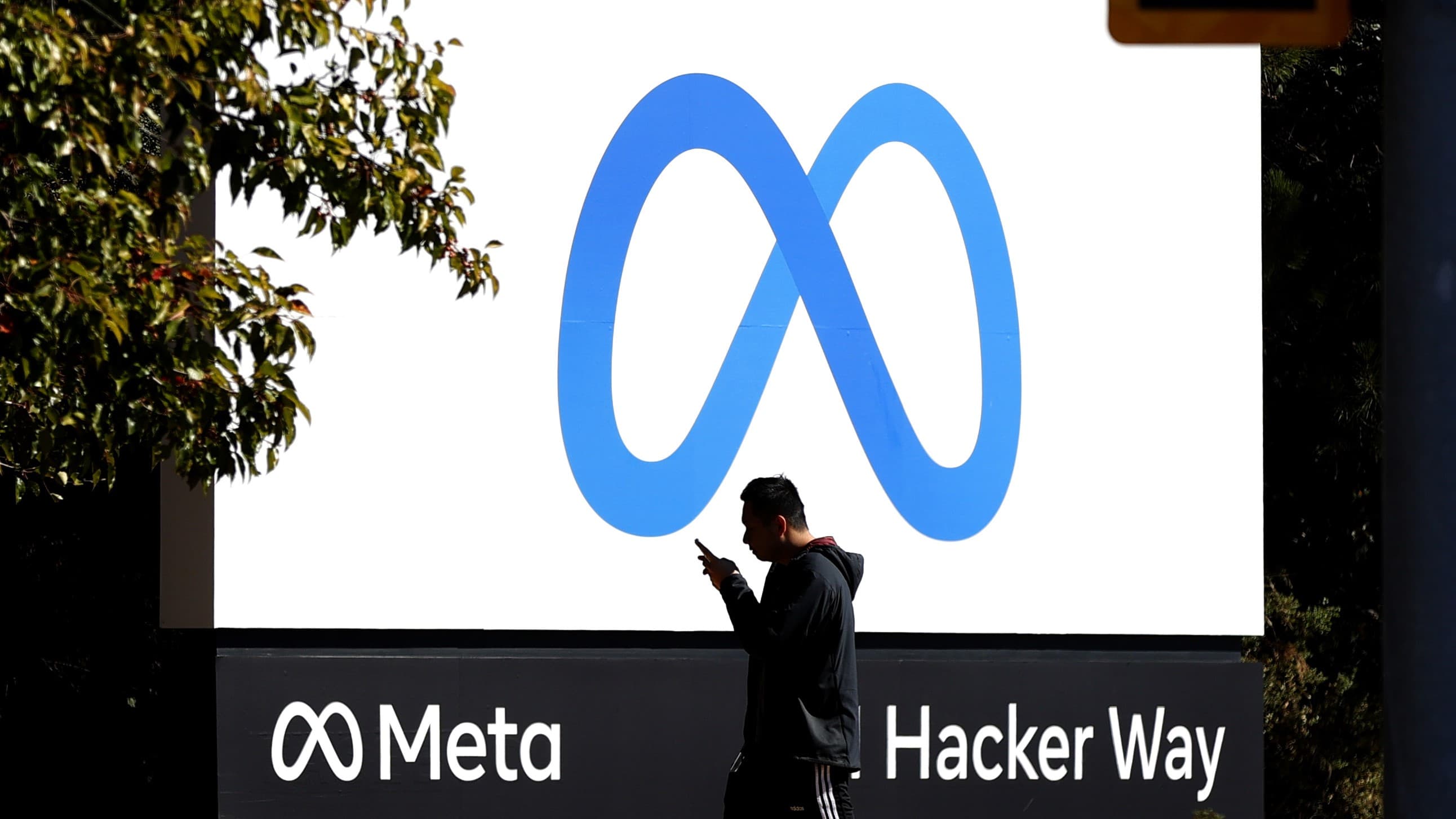 Meta Laying Off 8,000 Employees, 10% of Workforce, Amid Surge in Spending on AI