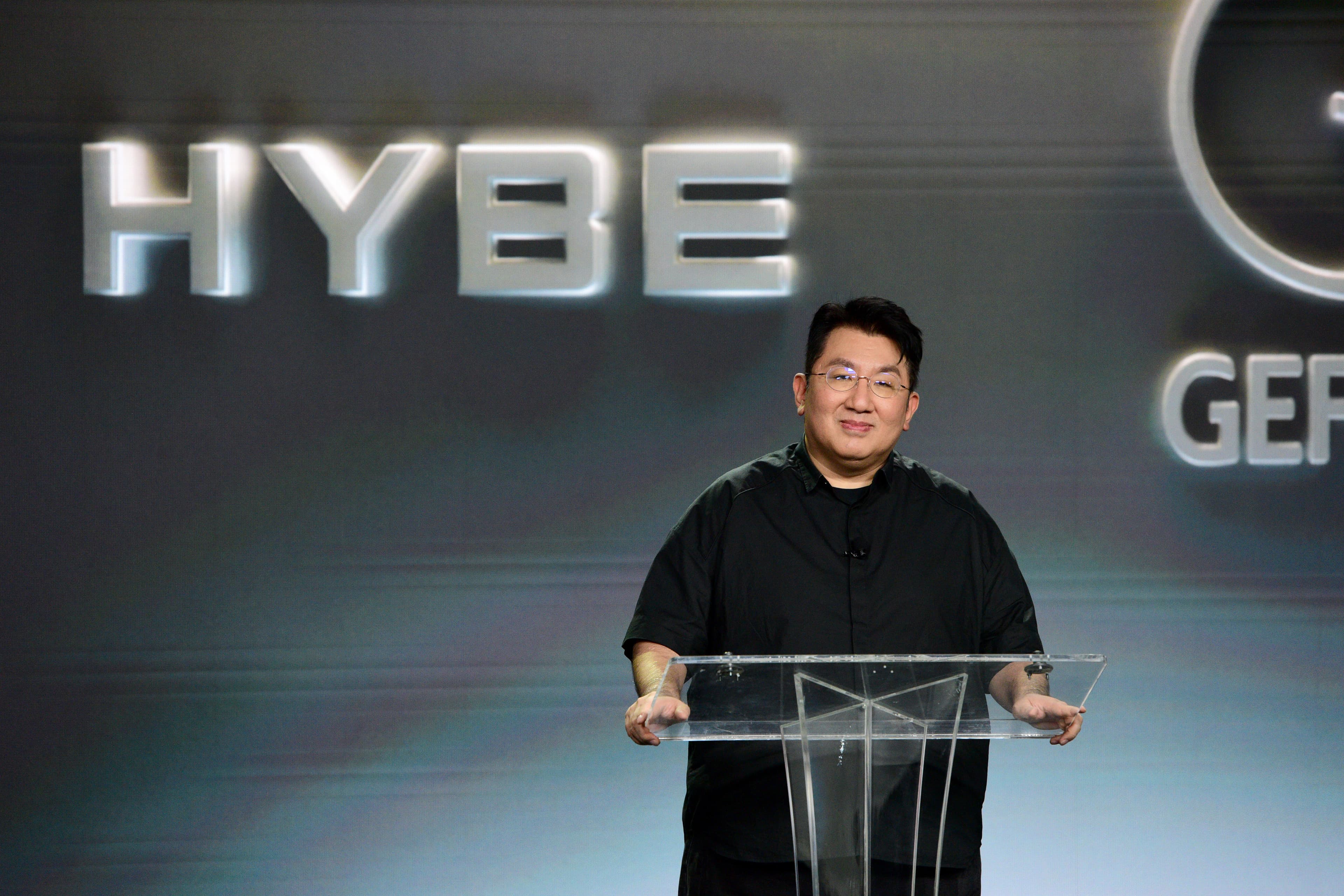 BTS Agency Hybe Founder Bang Si-hyuk Faces Detention as Seoul Police Seek Arrest Warrant