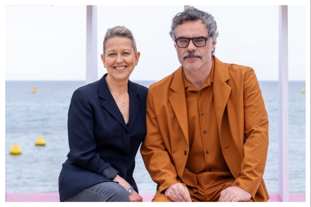 Jemaine Clement and Nicola Walker Ask If You Can Date Your Best Friend’s Daughter in Disney+ Canneseries Winner ‘Alice and Steve’