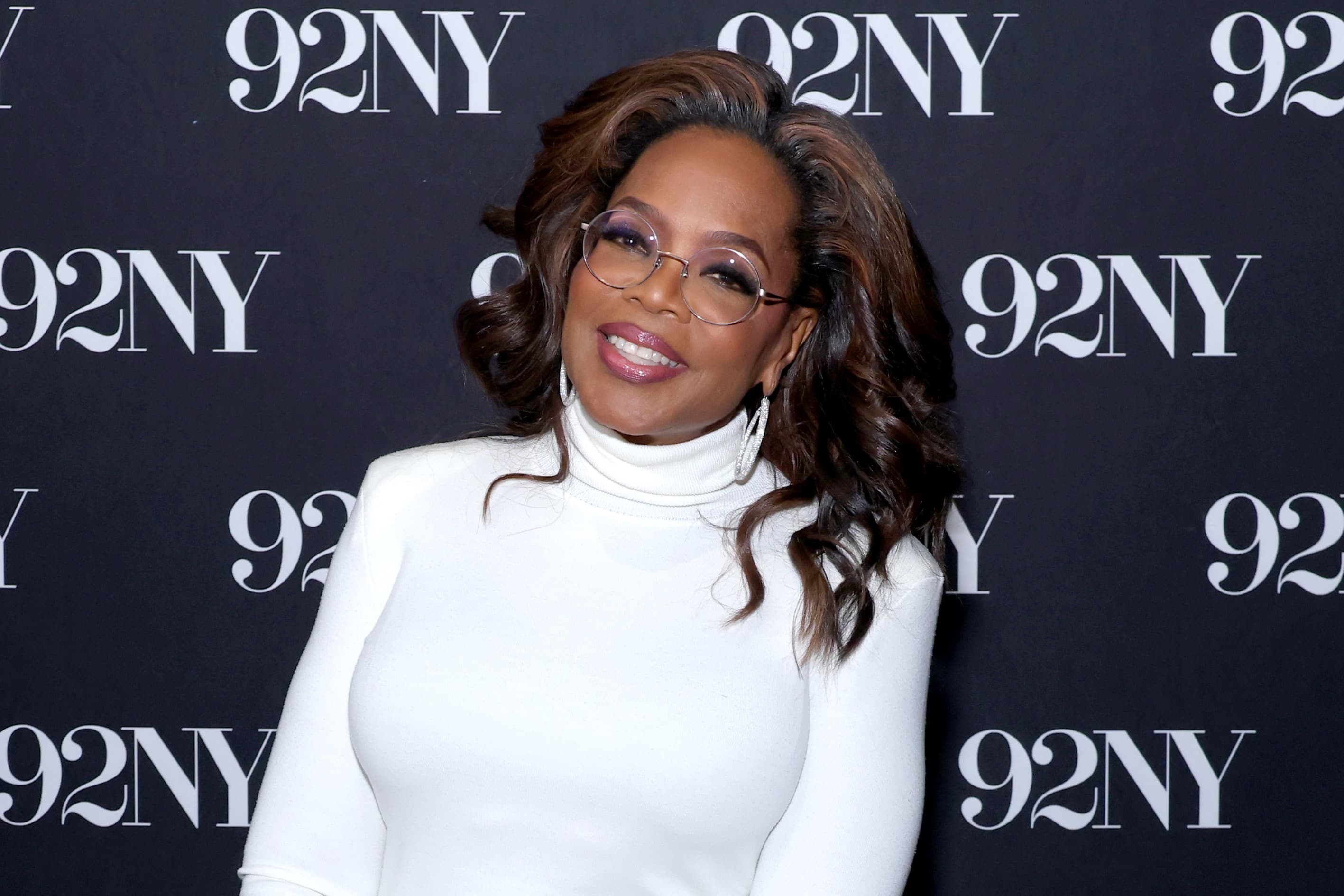 Oprah Inks Amazon Deal for Her Podcast, Book Club and Original TV Show