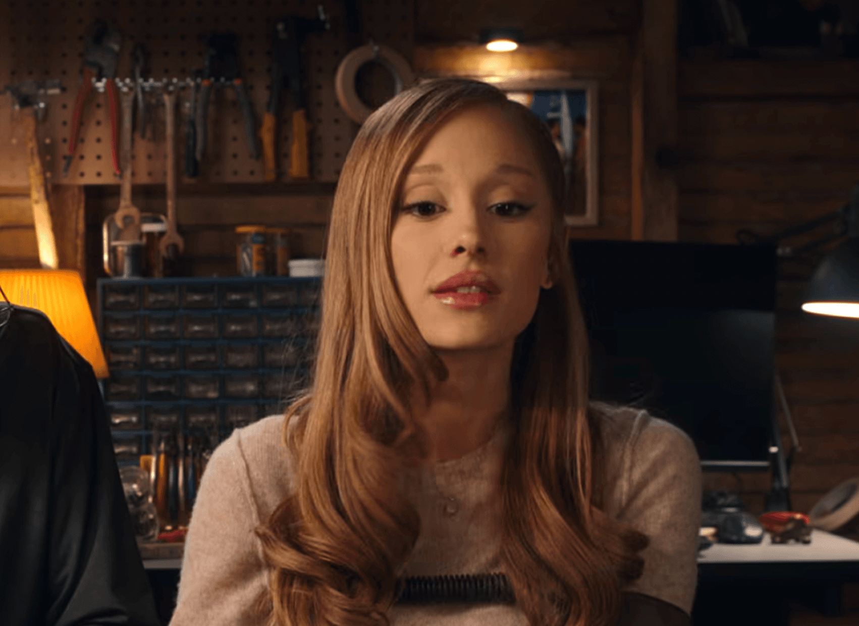 ‘Focker In-Law’ Trailer: Ariana Grande Infiltrates Ben Stiller and Robert De Niro’s Dysfunctional Family